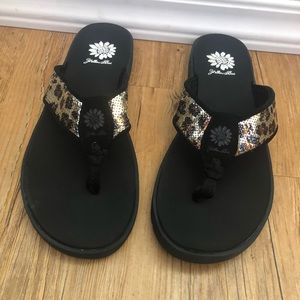 Women’s yellow box flip flops size 9 1/2